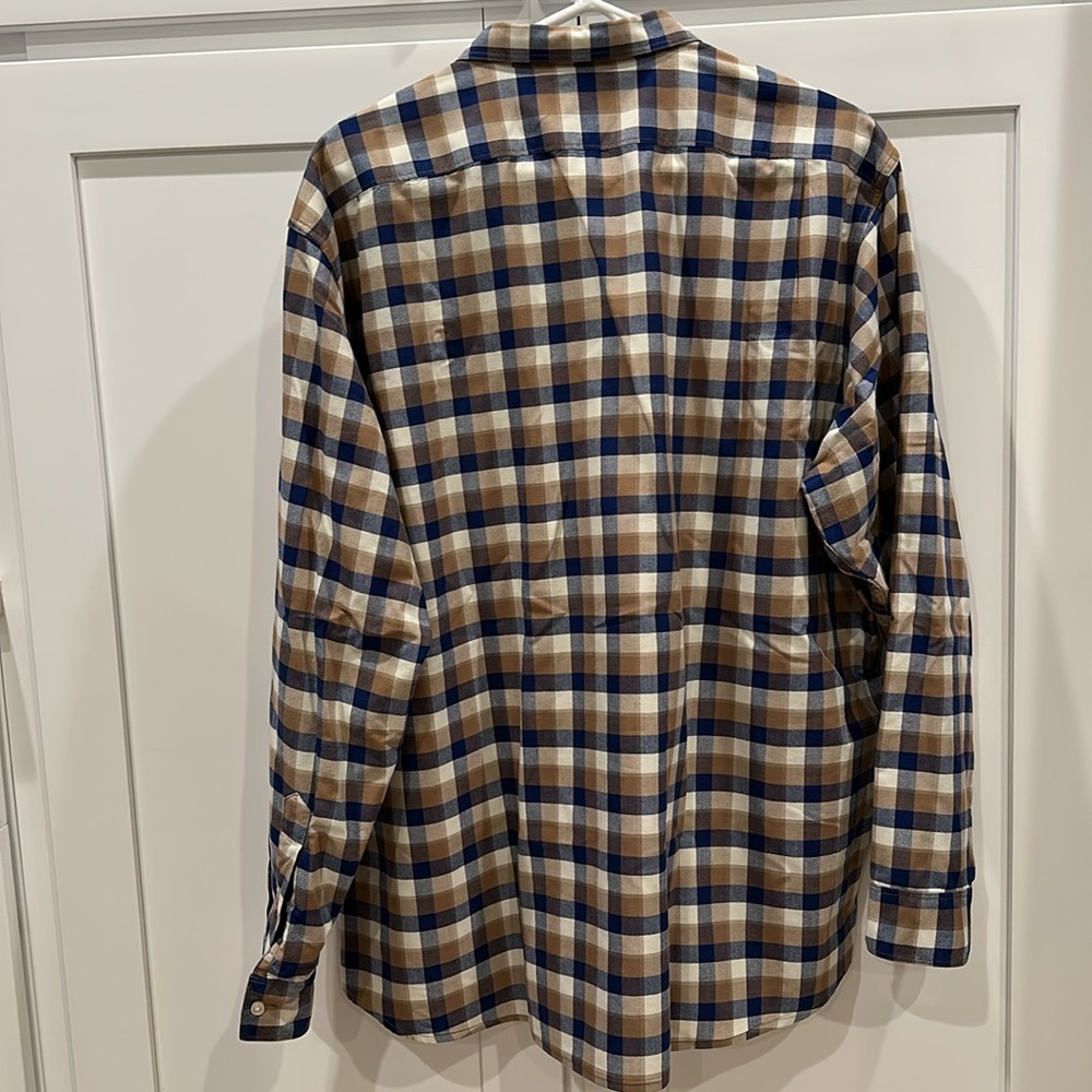 Like New Daniel Cremieux Men's Blue and Brown Plaid Shirt - Picture 4 of 5